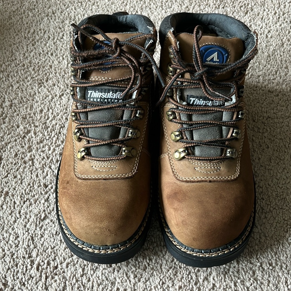 Altitude hiking boots women’s size 7
